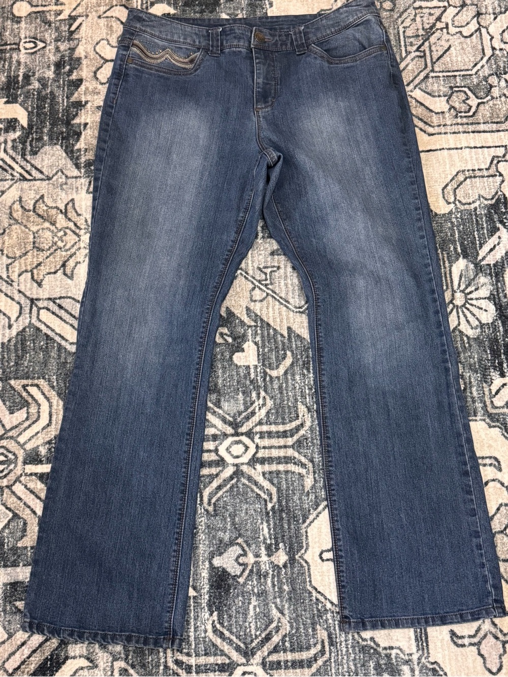 Christopher & Banks Barely Bootcut Jeans Embroidered Pockets Size 12 35X30